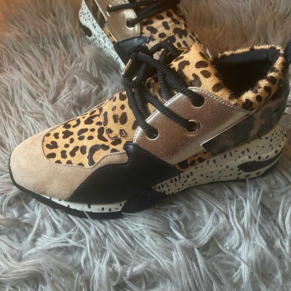 Steve Madden Sneakers💕